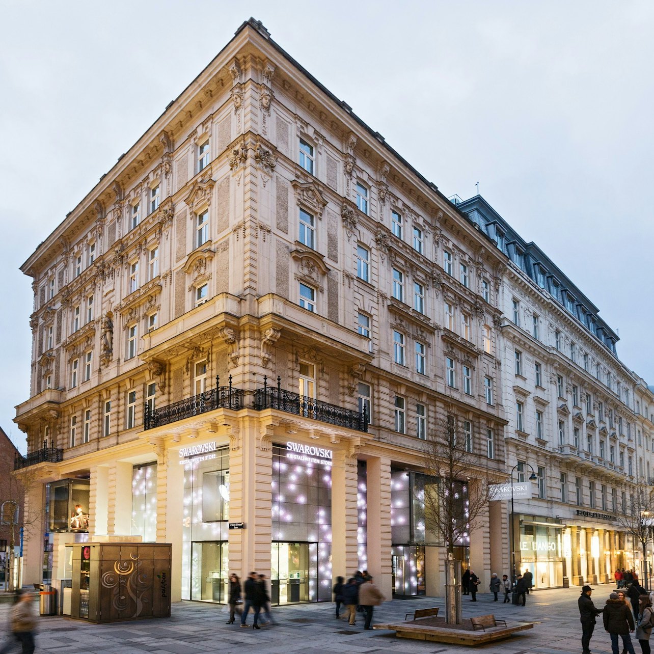 Swarovski Crystal Worlds Shopping Experience Tour with Champagne & Gift - Accommodations in Vienna