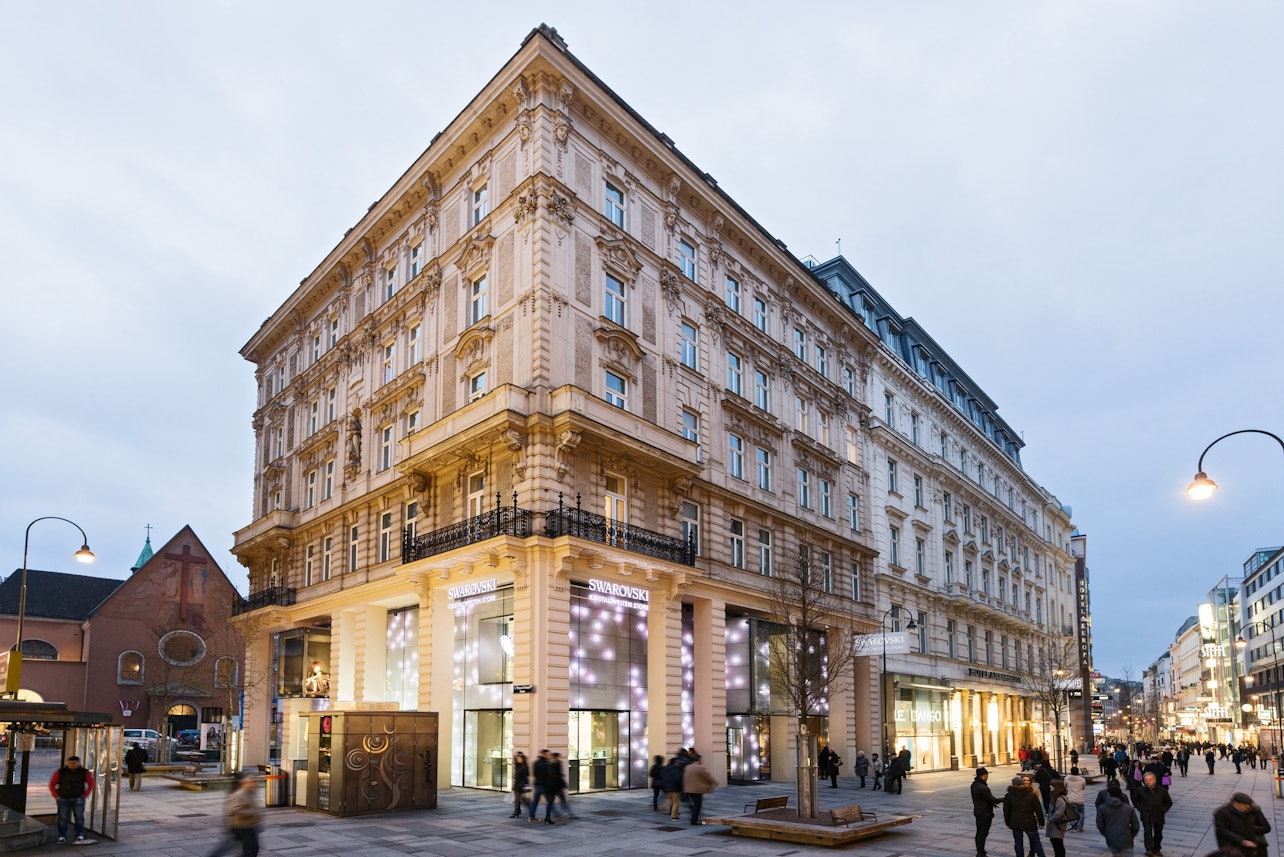 Viena: Tour de compras Swarovski Kristallewelten con champán y regalo - Alojamientos en Viena