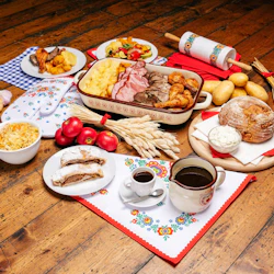 Prague: Traditional Dinner with Folk Show & Unlimited Drinks 3