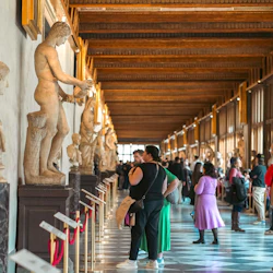 Uffizi Gallery: Reserved Entry + Audio Guide 2