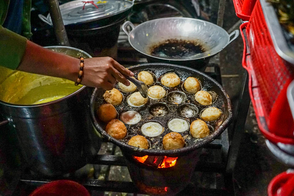 Enjoy everything delicious from street-side eateries to the proper restaurants whilst including evening time through local be