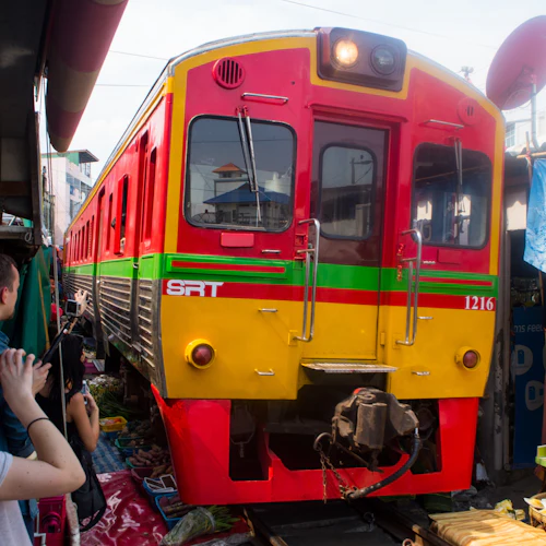De Bangkok: Amphawa Floating Market & Maeklong Railway Train Market Tour - Photo 11
