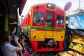 Mercado de trens Maeklong