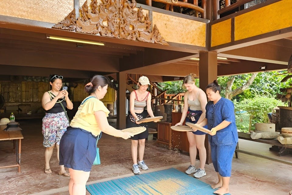 Ζήστε την αυθεντική εμπειρία του Πουκέτ στο Old Phuket Farm, μακριά από τουριστικά σημεία.