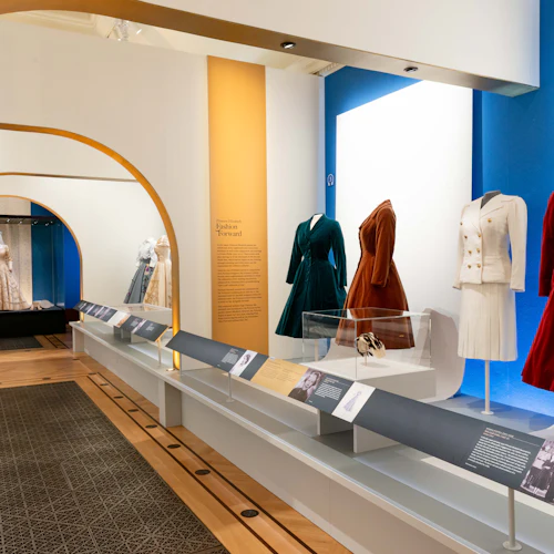 The King’s Gallery at Buckingham Palace - Photo 7