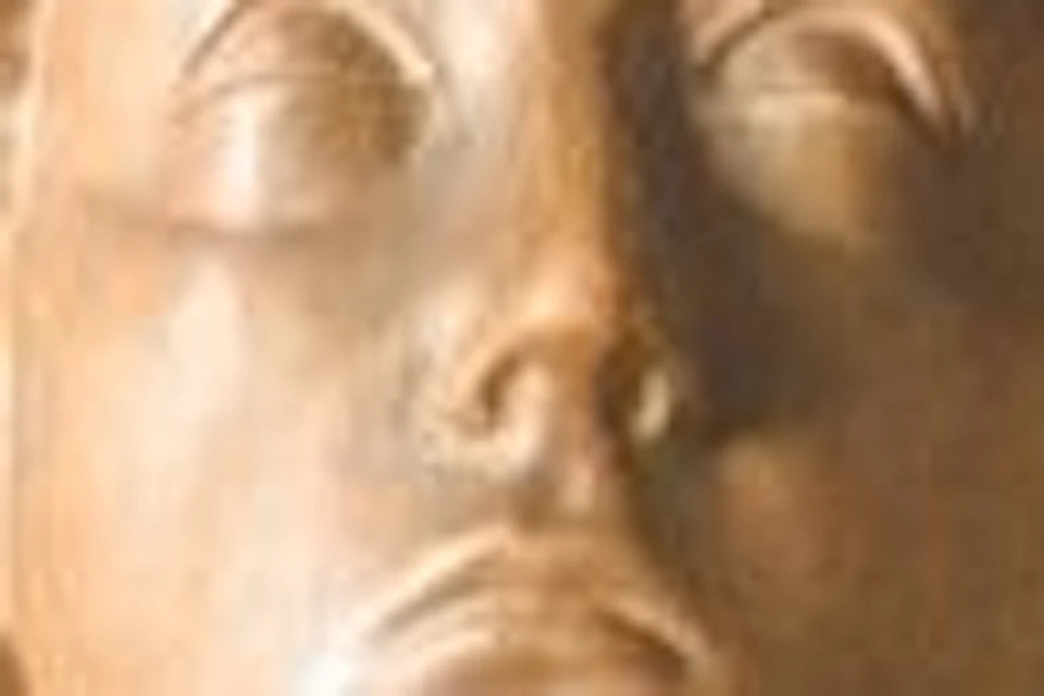 statue