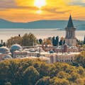 Que tal uma viagem na história com a magnífica vista e arquitetura da Hagia Sophia? Ingressos da Hagia Sophia no Tripass.