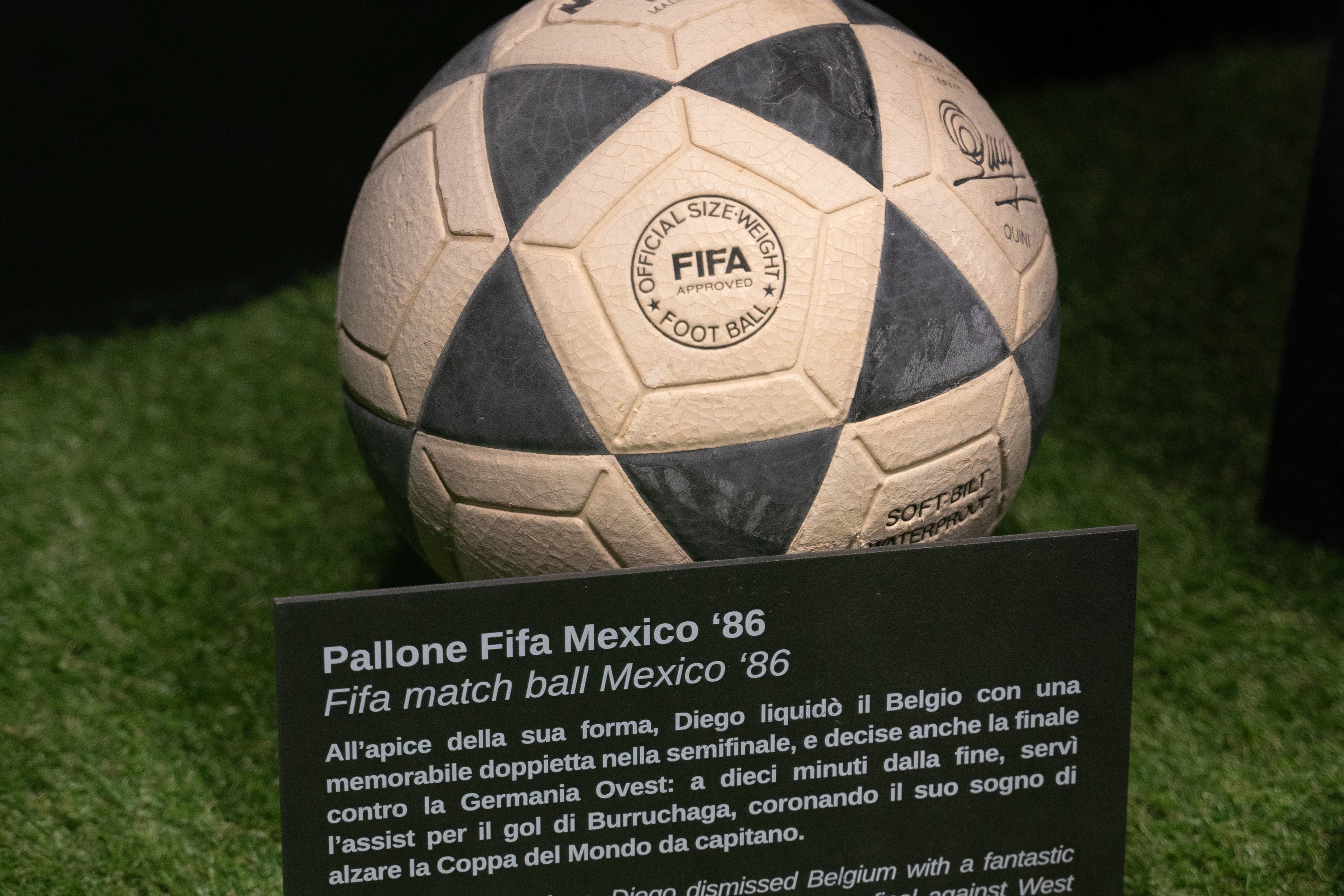 Museo Maradona: Fast Track Ticket + Guided Tour + Audio Guide App