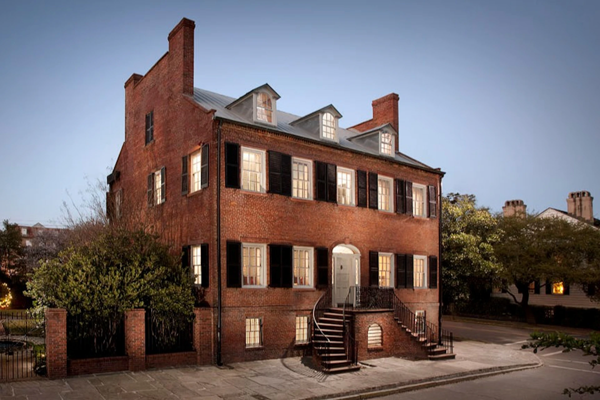 See the Davenport House Museum. A fine example of Federal-style architecture. Learn about the people who lives there.