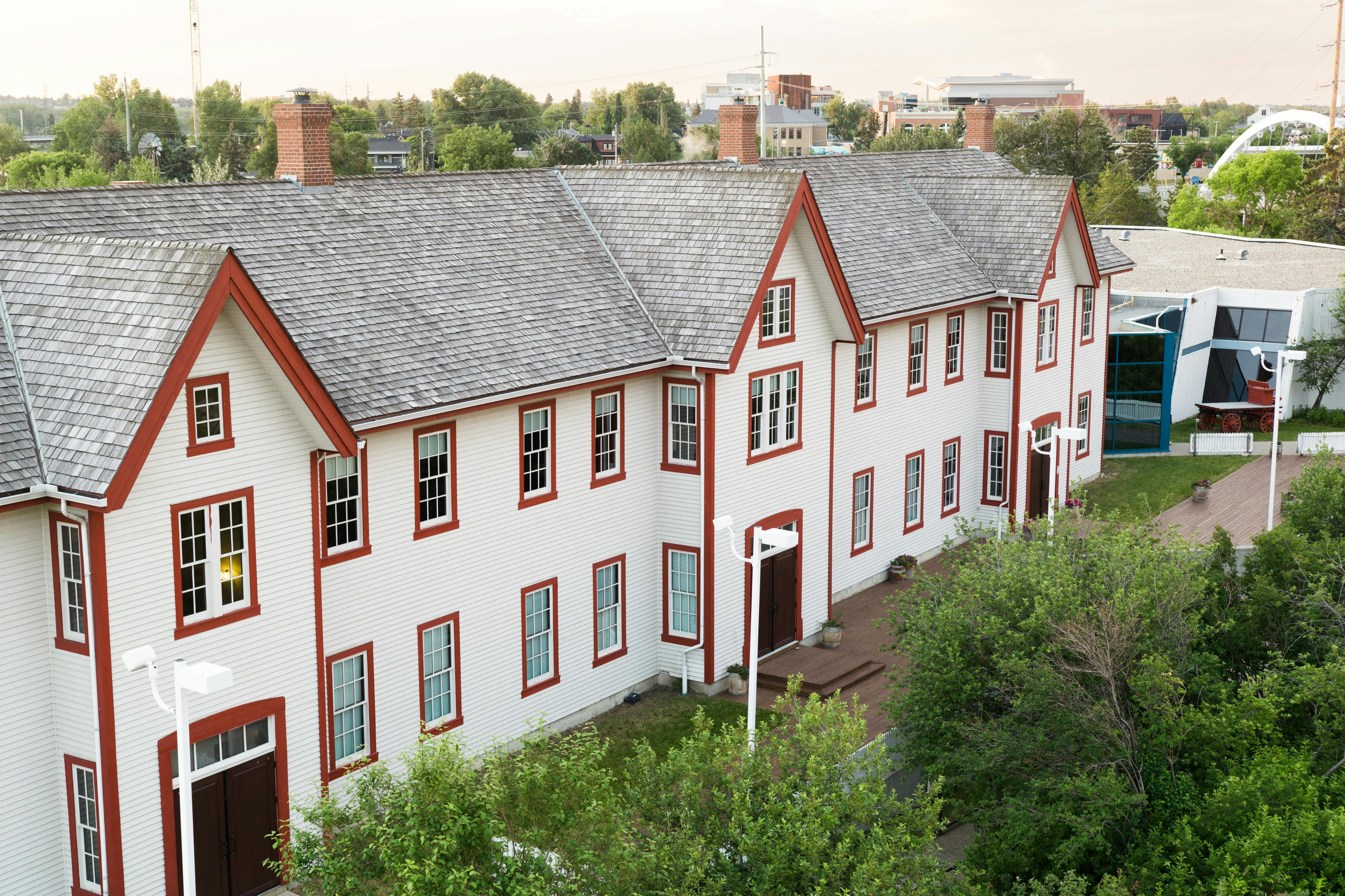 Οι στρατώνες στο ιστορικό αξιοθέατο Confluence &amp; Parkland