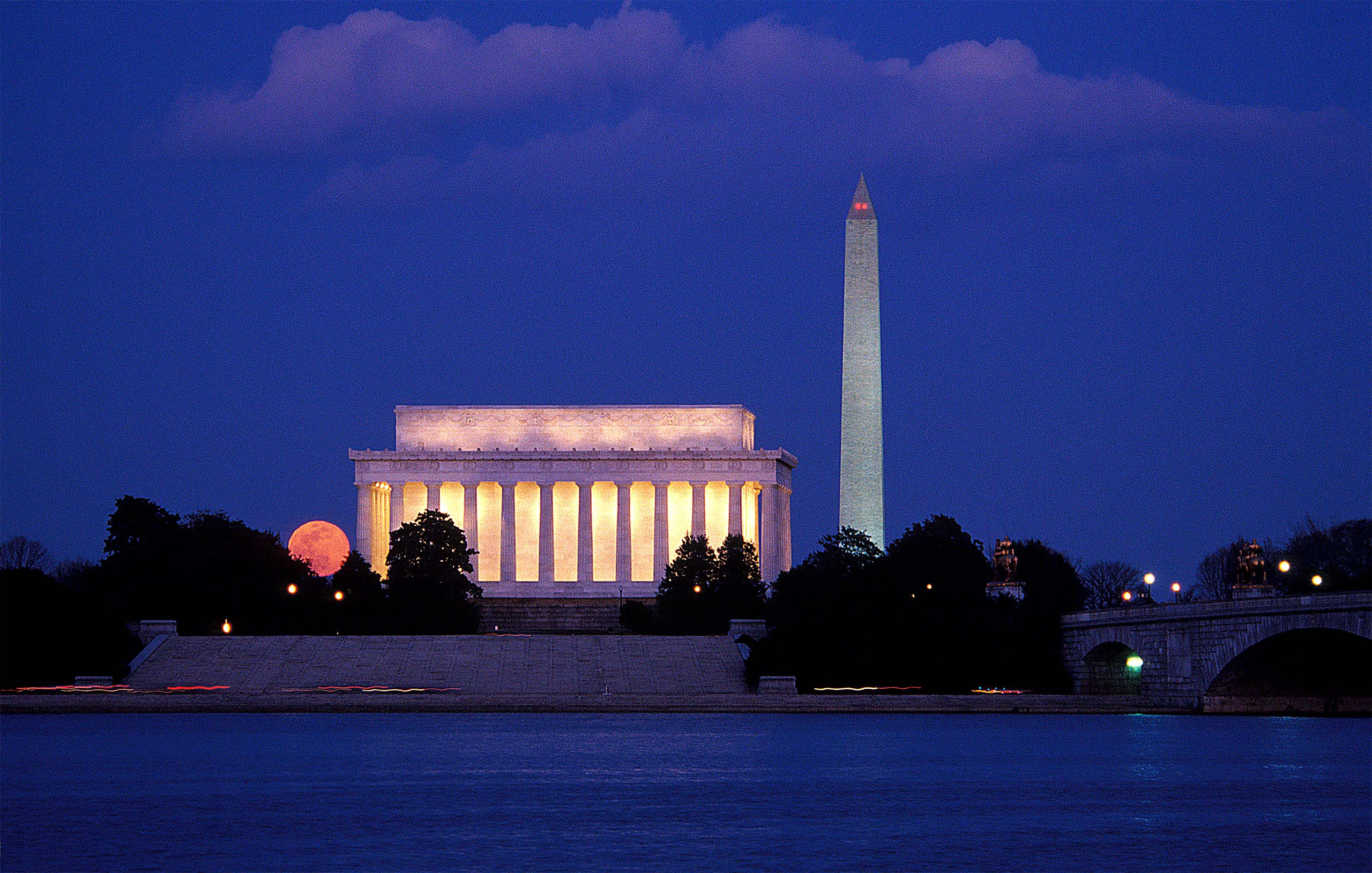 Washington DC: Monuments at Night Bike Tour