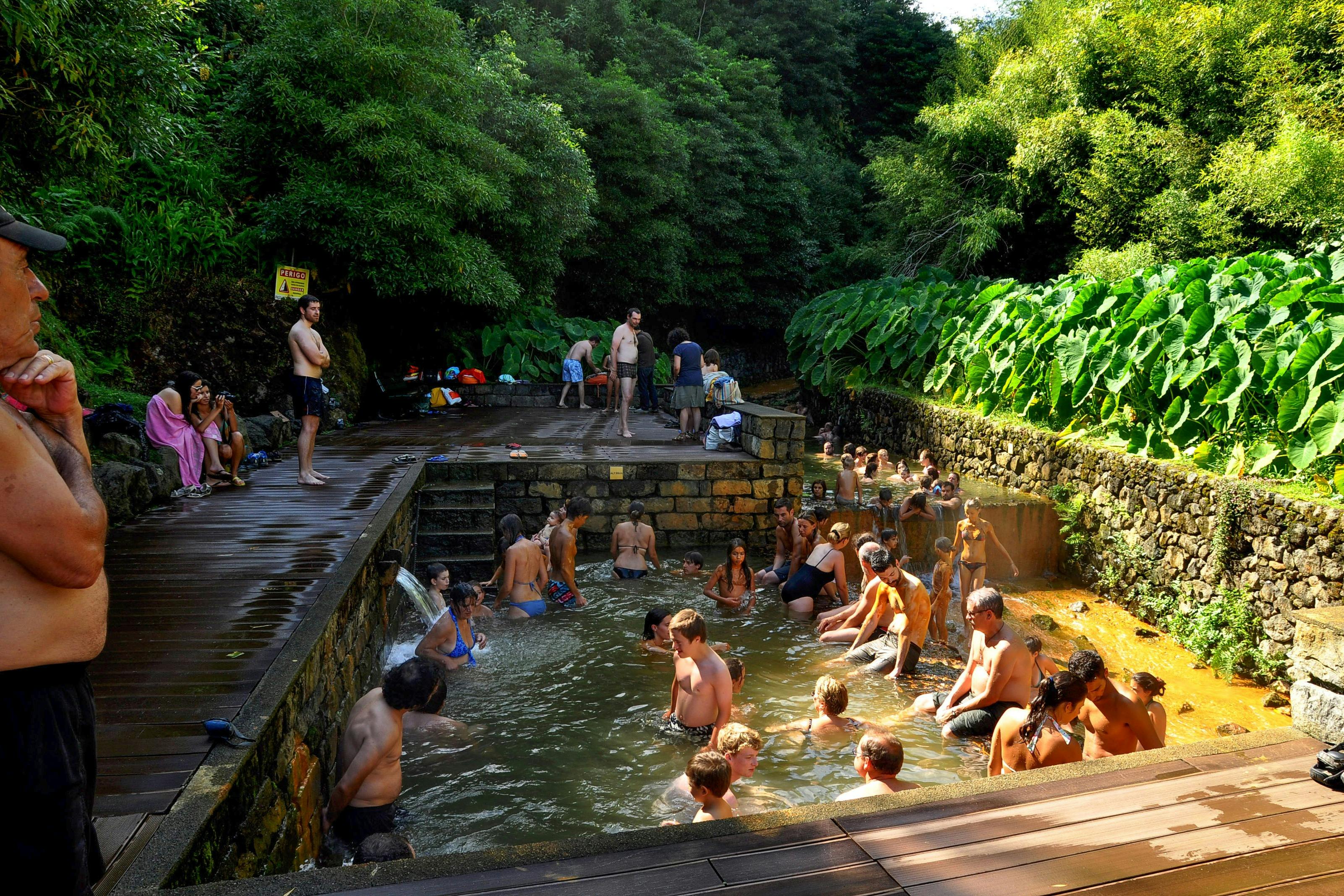 Poça da Dona Beija hot springs