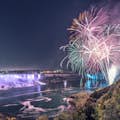 Vuurwerk boven de Niagara watervallen