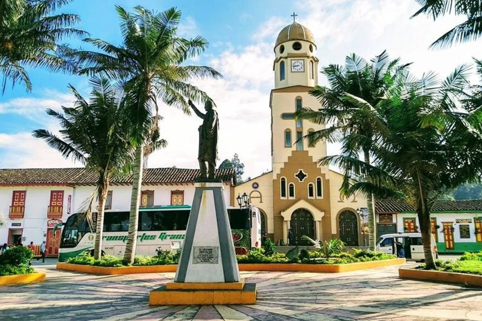Salento & Cocora Valley: Guided Tour from Pereira