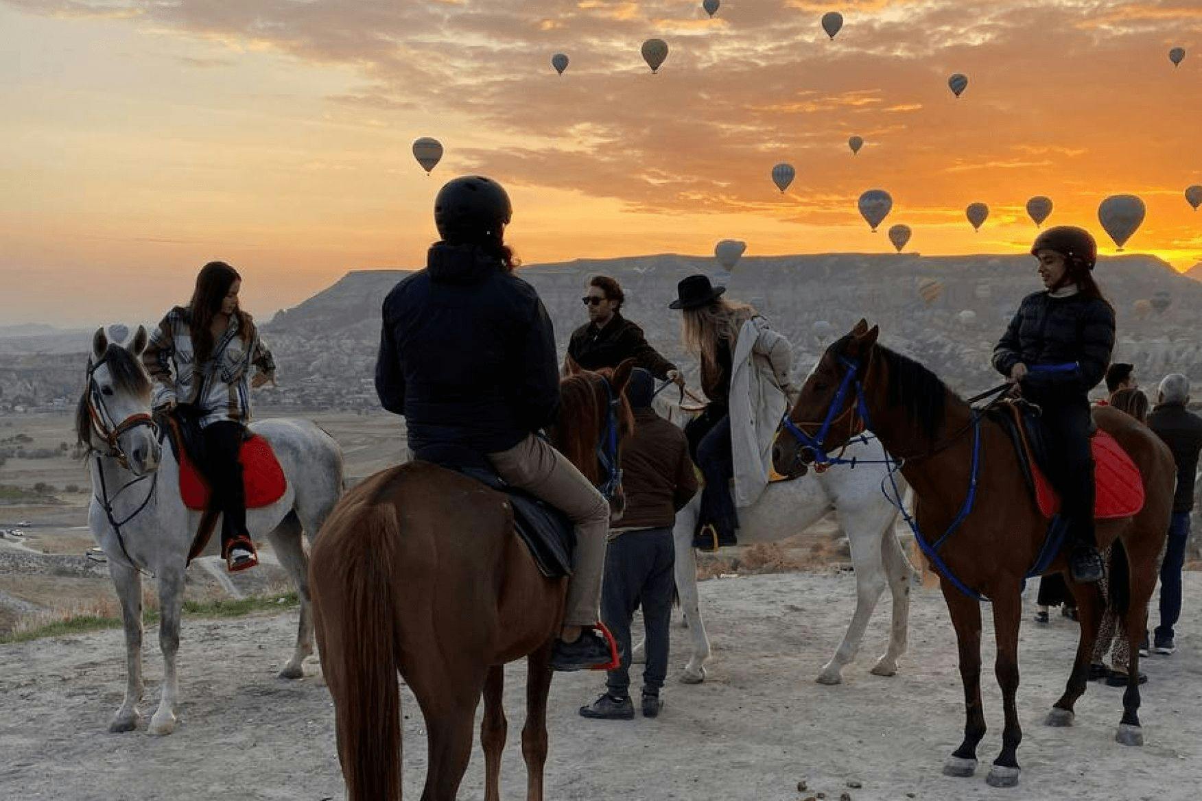 Passeggiata a cavallo al tramonto in Cappadocia