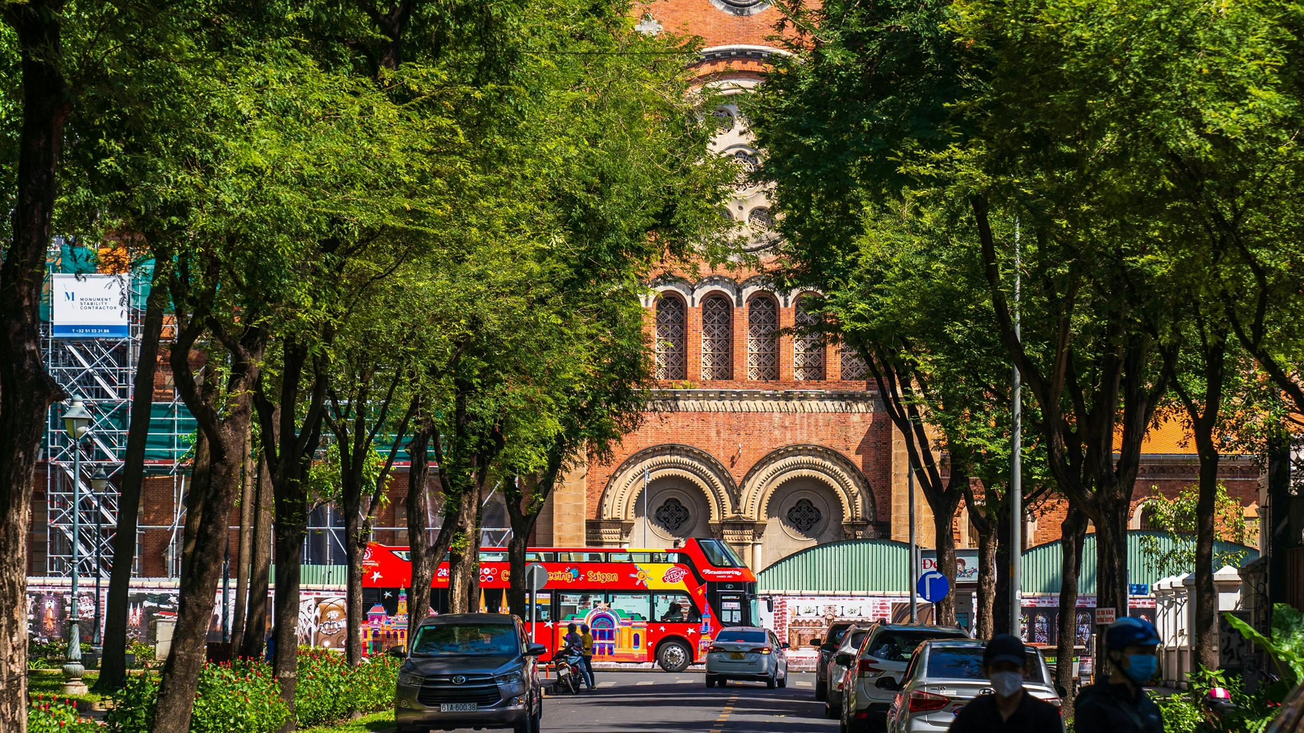 City Sightseeing Ho Chi Minh City: 1-Round Night Tour by Double-Decker Bus 2