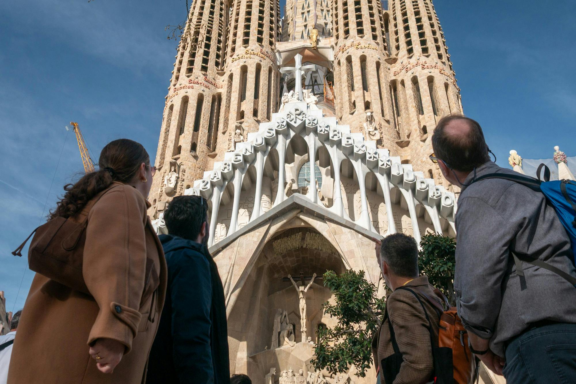 Sagrada Familia & Casa Milà - La Pedrera: Small Group Tour + Cava 2