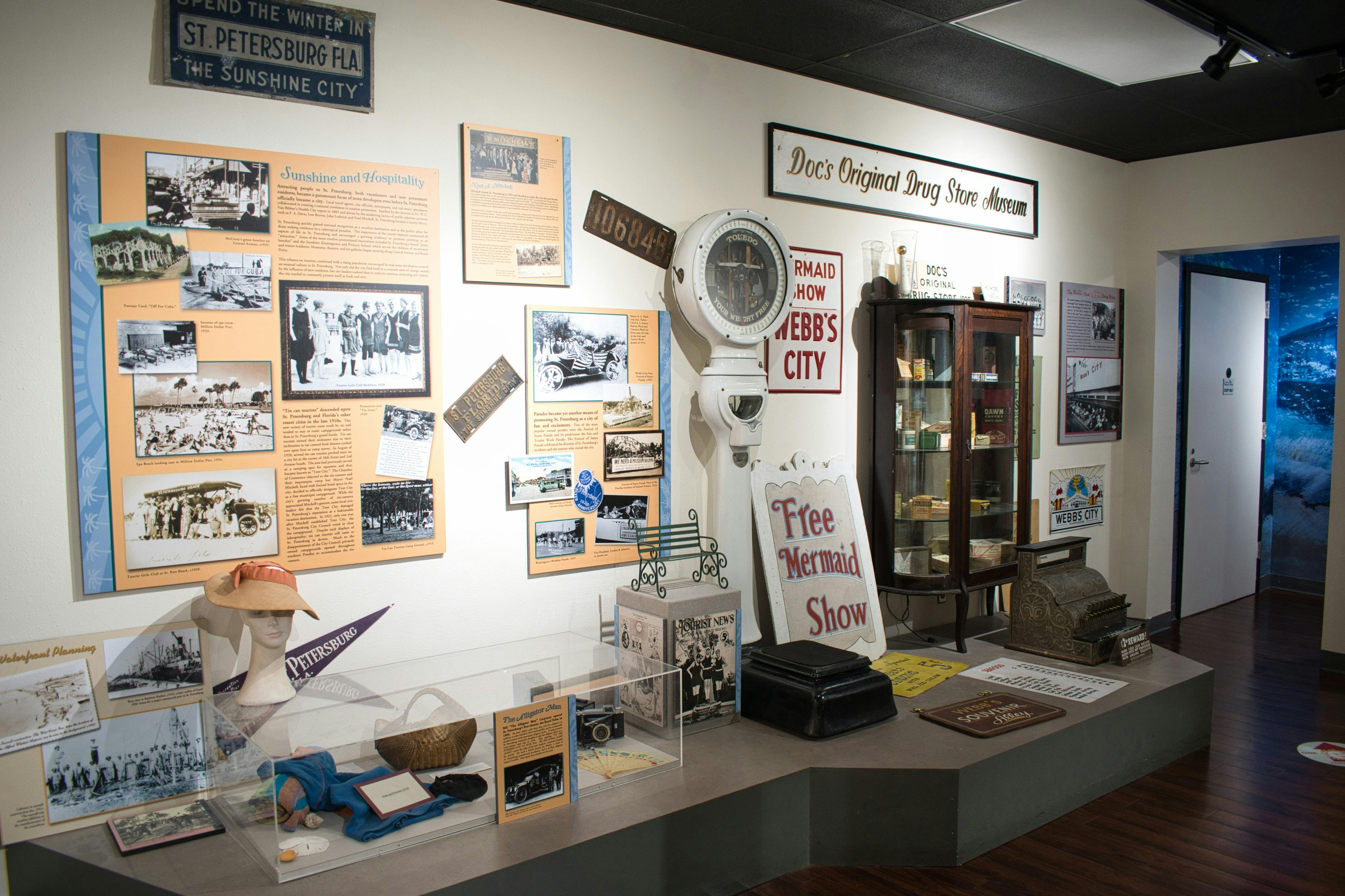 La "Galeria del Sol" del Museu d'Història de Sant Petersburg comparteix relíquies populars de la ciutat, com la famosa farmàcia de Webb 's City