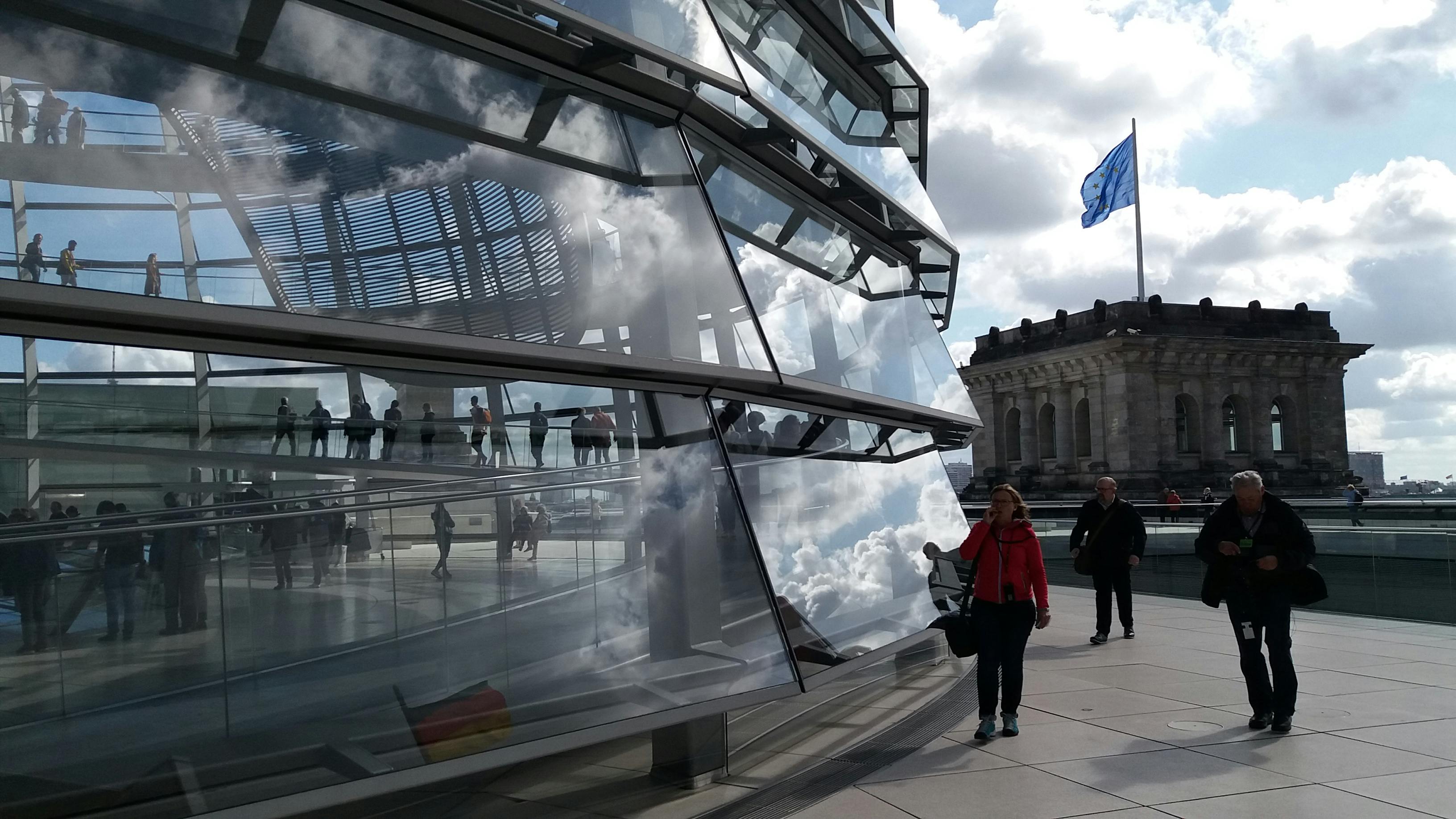 ベルリン国会議事堂地区 ドイツ語ガイドツアー Tiqets