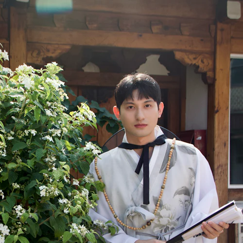 Gyeongbokgung Palace, Bukchon Hanok Village & Changdeokgung Palace: Premium Hanbok Set + Korean Hairstyle - Photo 11