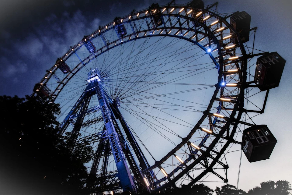 Giant ferry Wheel