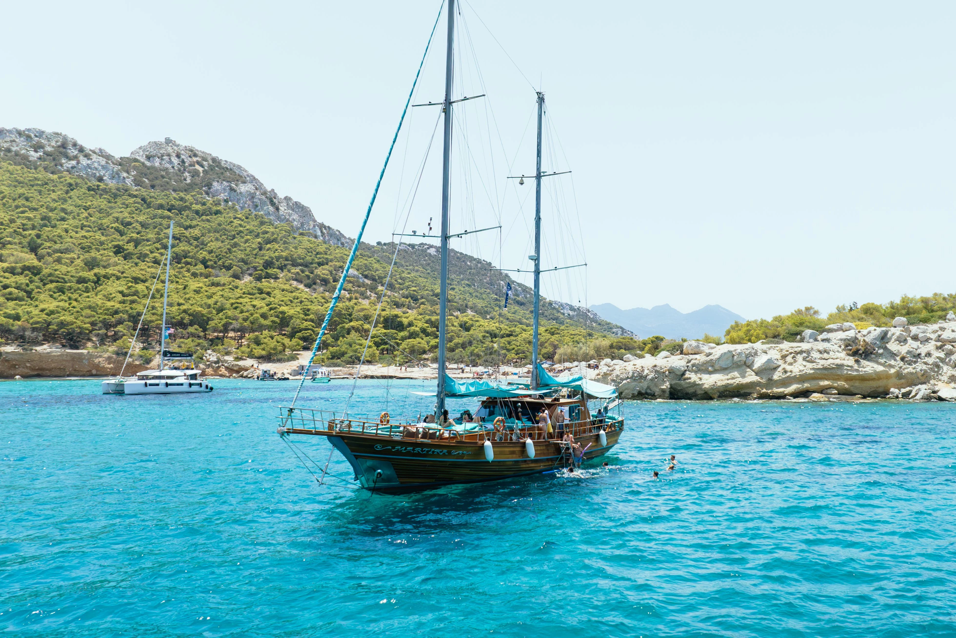 Agistri, Moni/Metopi y Egina: Paseo en barco desde Atenas + Comida y Bebidas ilimitadas