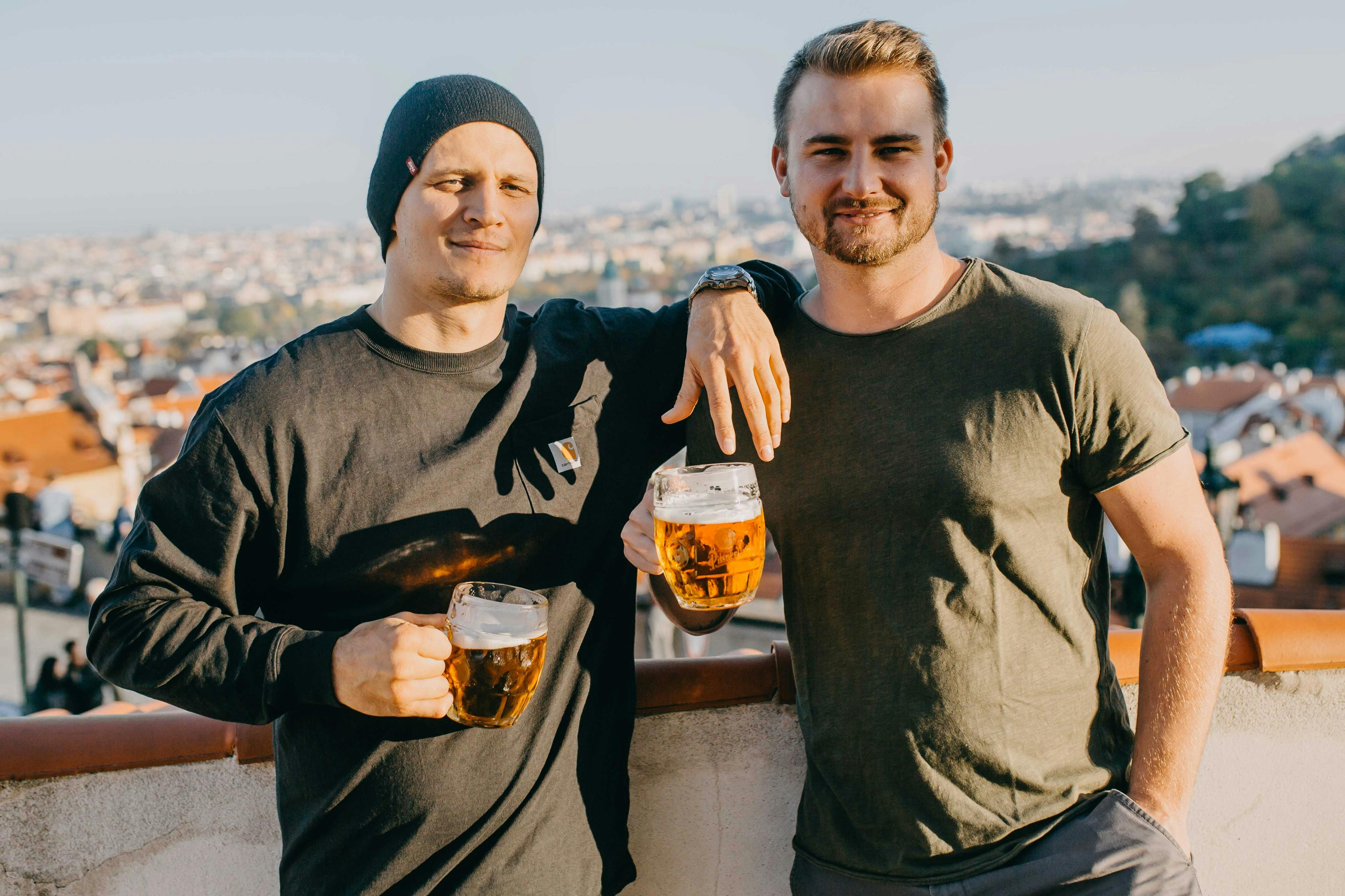 Ondra et Jakub, guides locaux et propriétaires d'entreprises