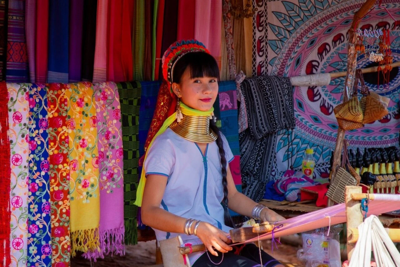 Long Neck Village & Chiang Rai Temples: Guided Day Tour From Chiang Mai + Lunch