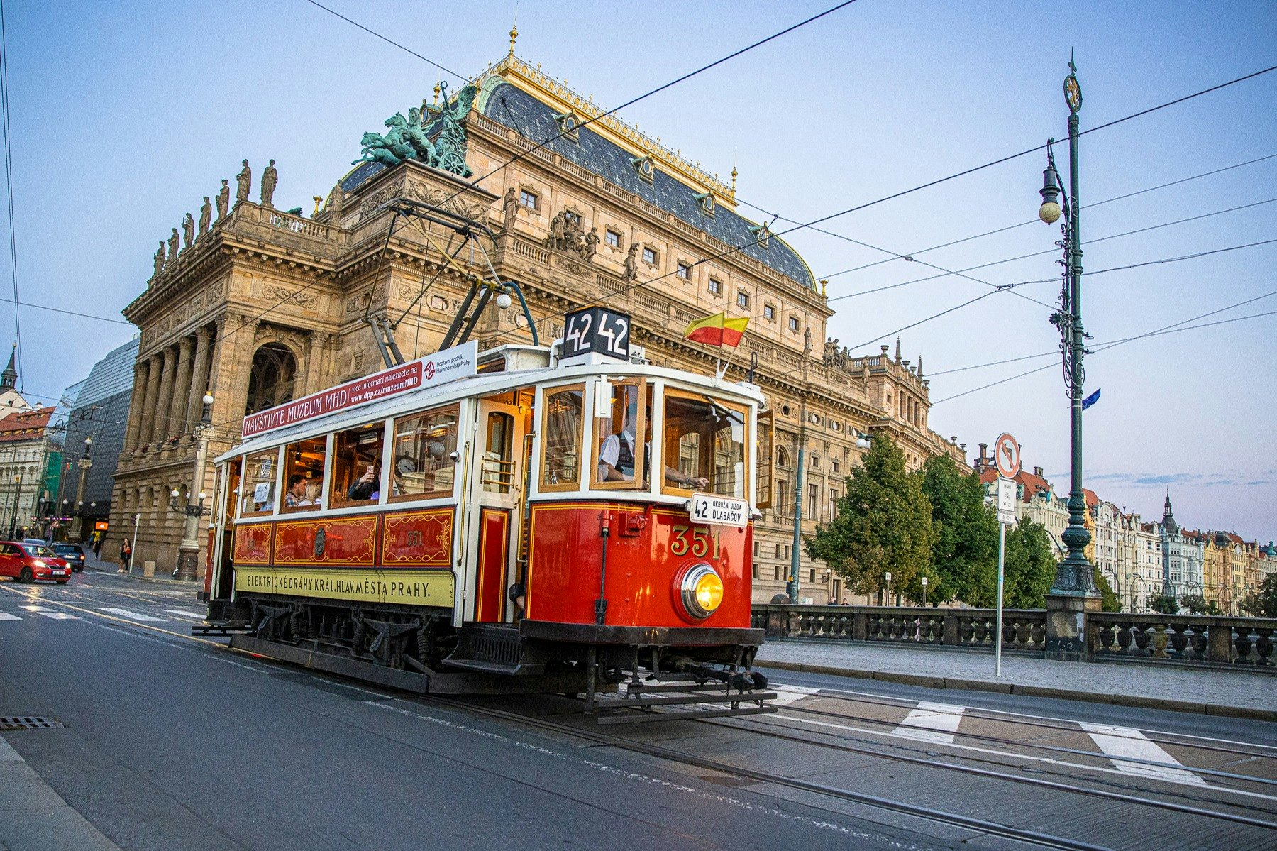 Praga: Bilhete de bonde histórico hop-on hop-off para a linha 42