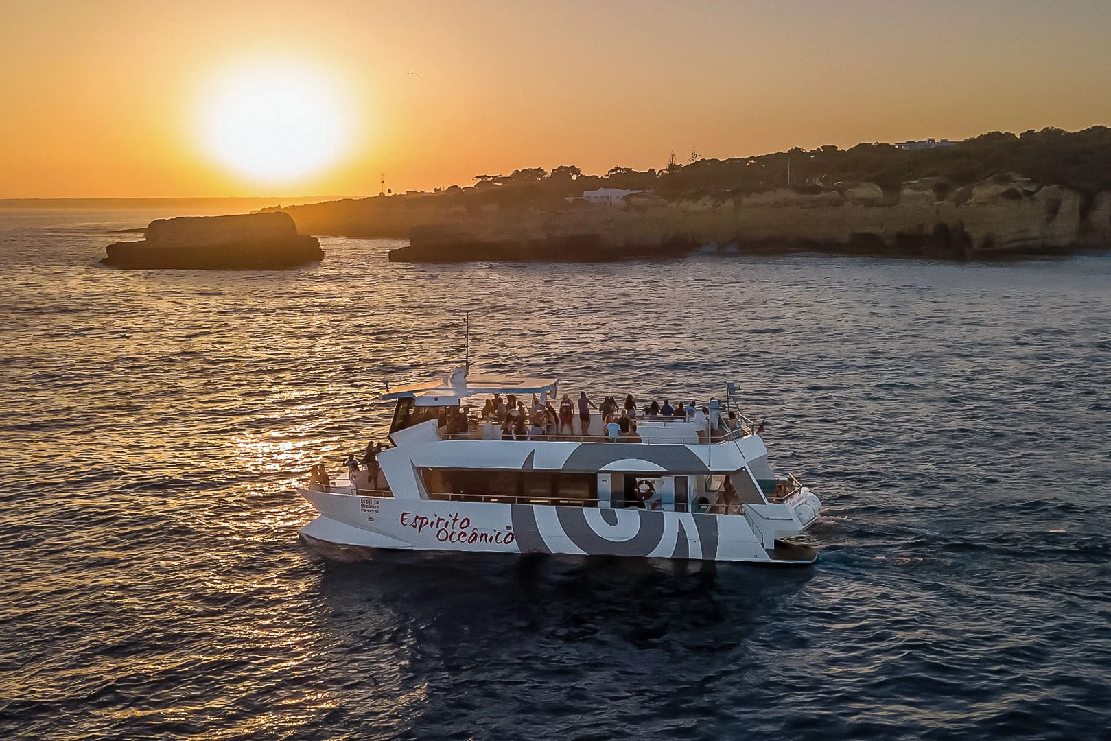 Benagil Caves: Sunset Cruise from Albufeira + Dinner + Open Bar
