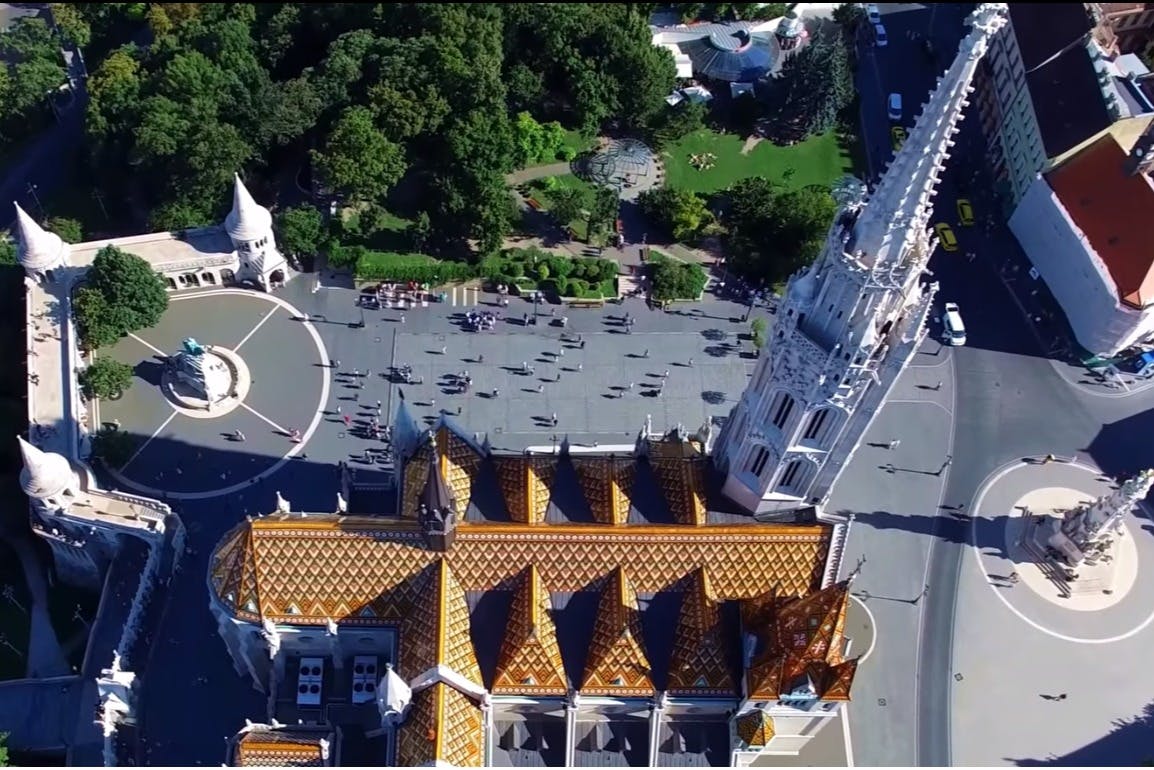 Castle area explore with our live guided tour