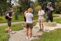 Wizyta w najpiękniejszym parku w Krakowie, aby posłuchać opowieści o niedźwiedziu.
