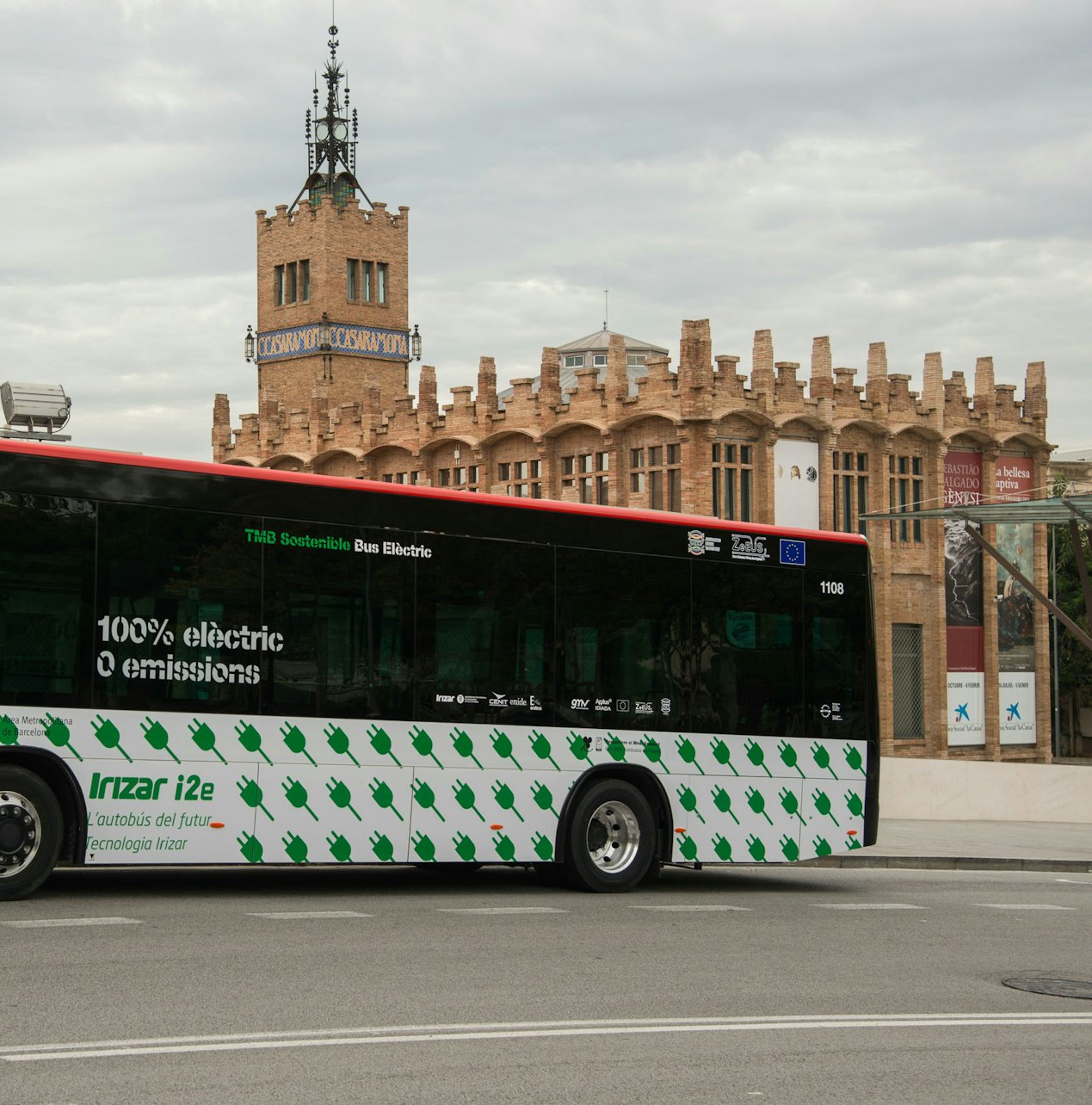 Hola Barcelona: Public Transport Card - Accommodations in Barcelona