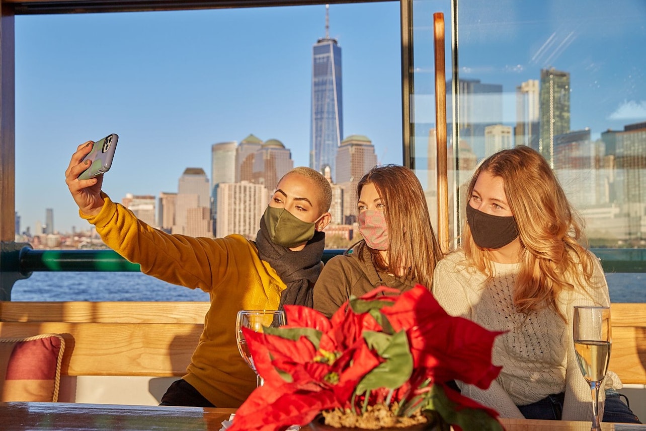 New York: 1.5-Hr Harbor Cruise + Champagne & Cheese Pairing Ticket - Accommodations in New York