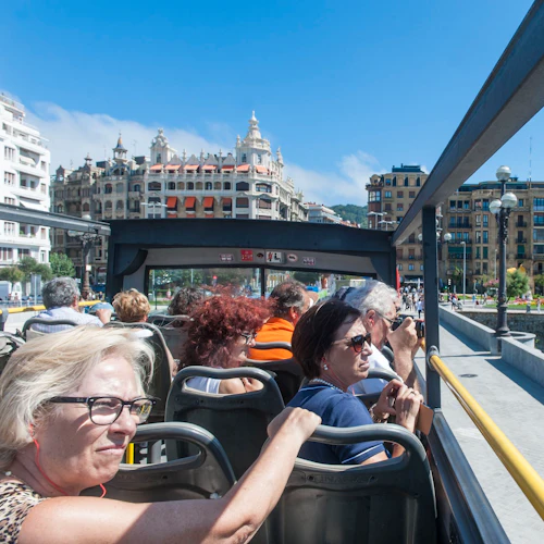 Autocarro hop-on hop-off San Sebastián - Photo 2