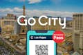 Smartphone mit einem Go City All-Inclusive-Pass und einer Luftaufnahme des Las Vegas Strip im Hintergrund