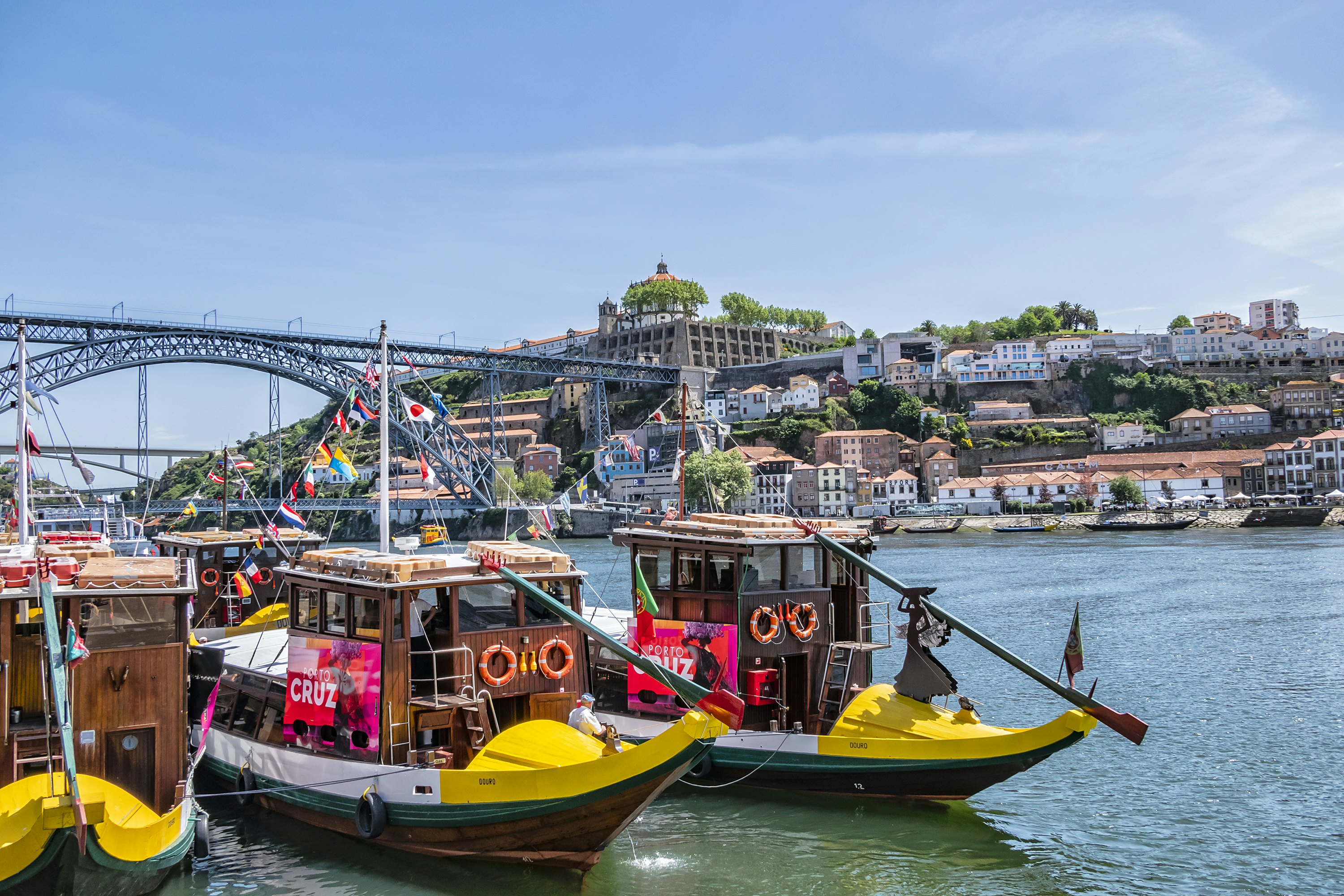Cruzeiro das Seis Pontes desde o Cais da Ribeira
