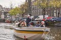 Open boot door de Amsterdamse grachten