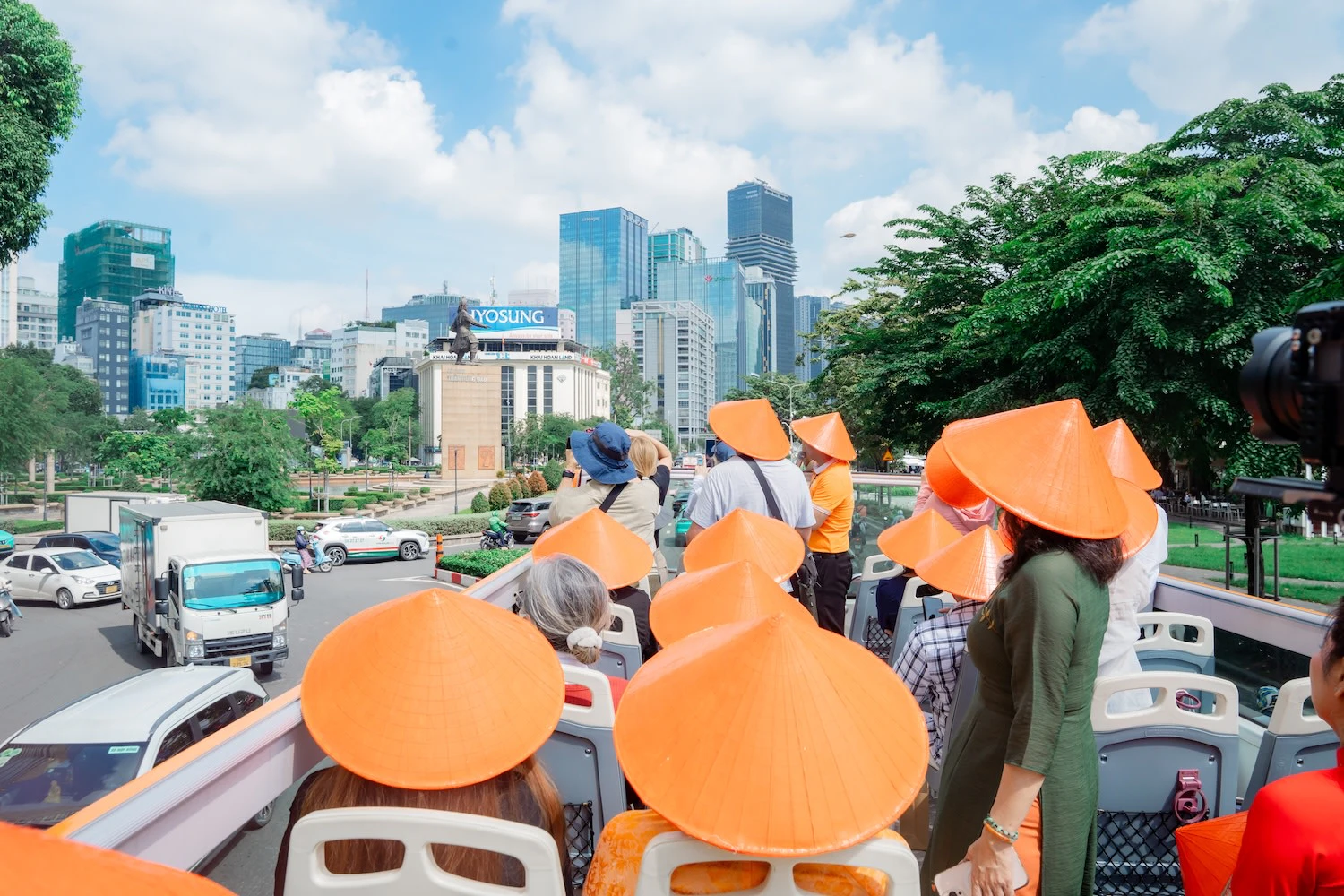 Viet BigBus Ho Chi Minh City: 24-Hr Heritage Pass Day & Night Tour