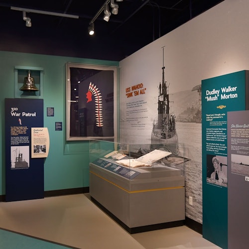 Museo de Submarinos de la Flota del Pacífico y USS Bowfin: Entrada