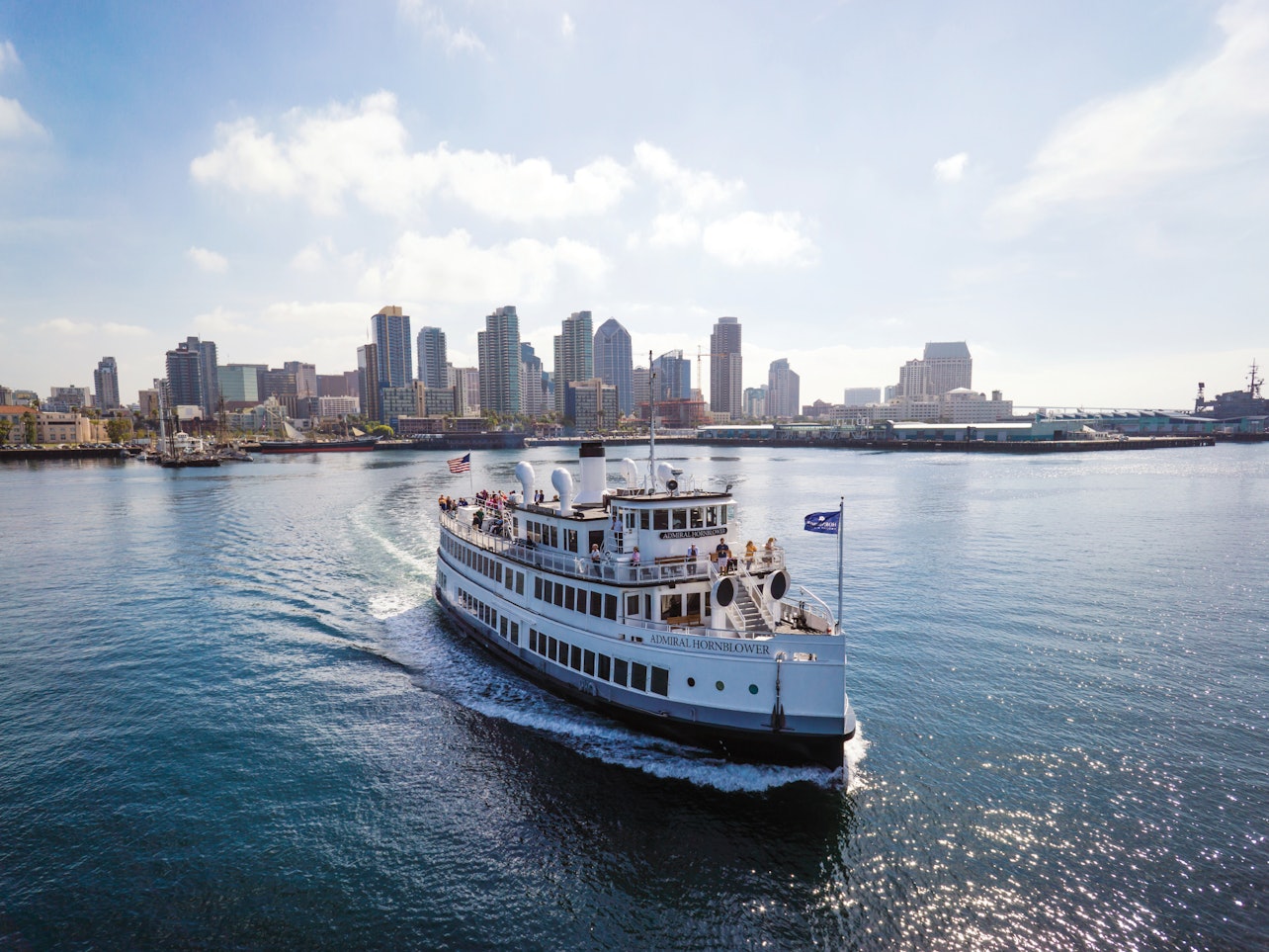 San Diego: Crucero de 1 hora por la bahía y aventura con leones marinos - Alojamientos en San Diego