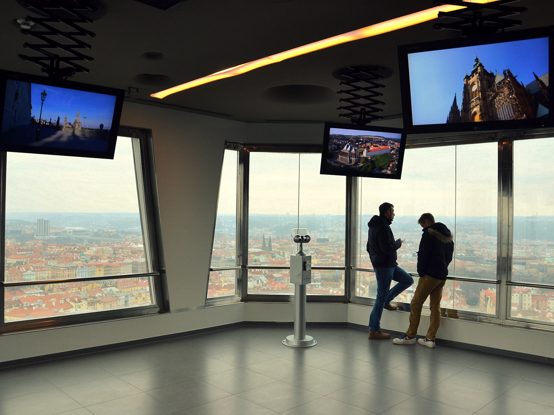 Prag: Sternwarte am Fernsehturm Žižkov