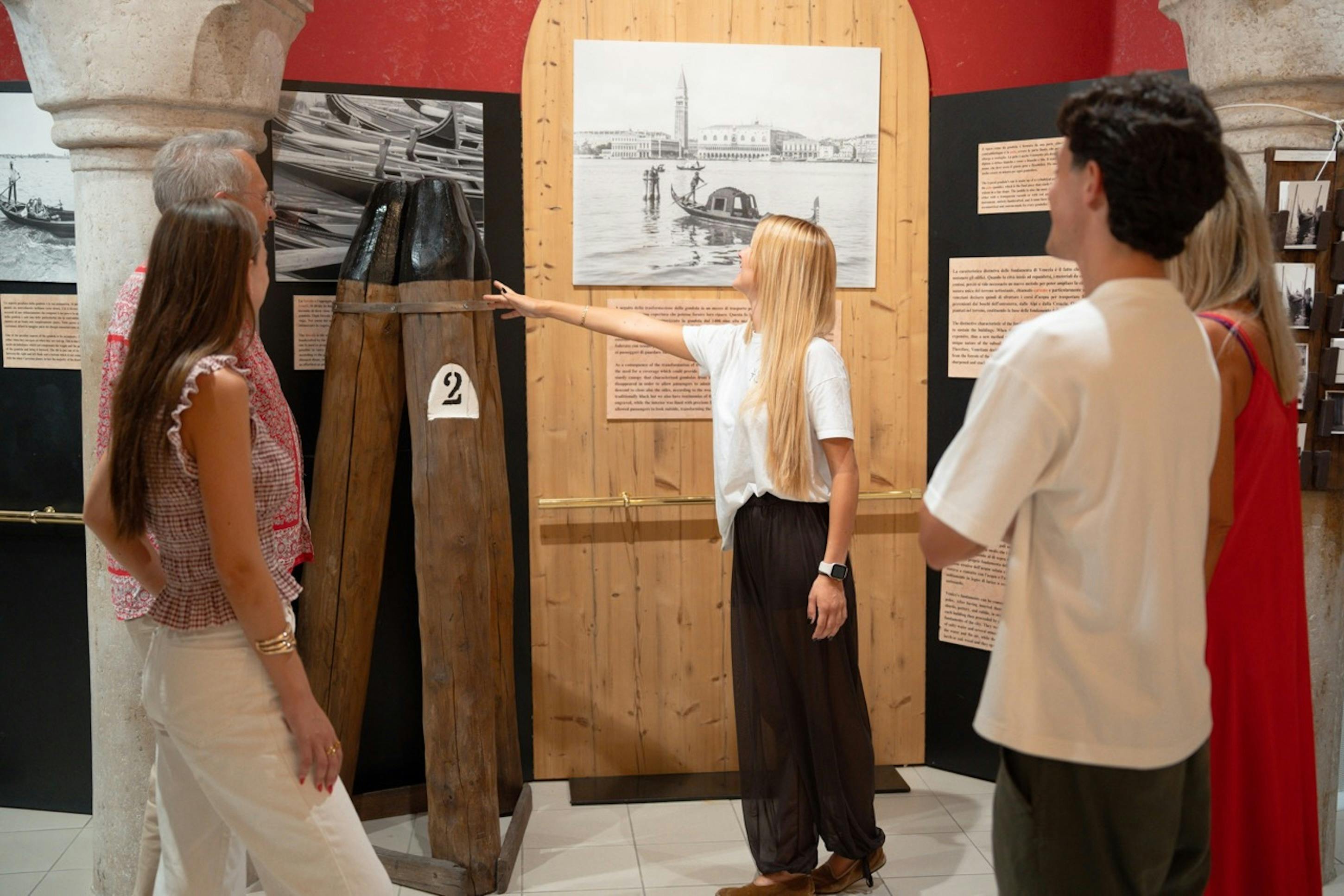 Gondola Gallery: Guided Tour + VR Experience
