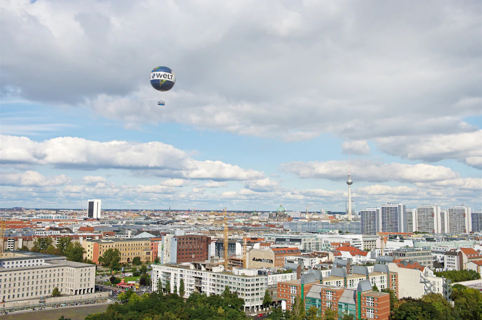 Balloon over the city
