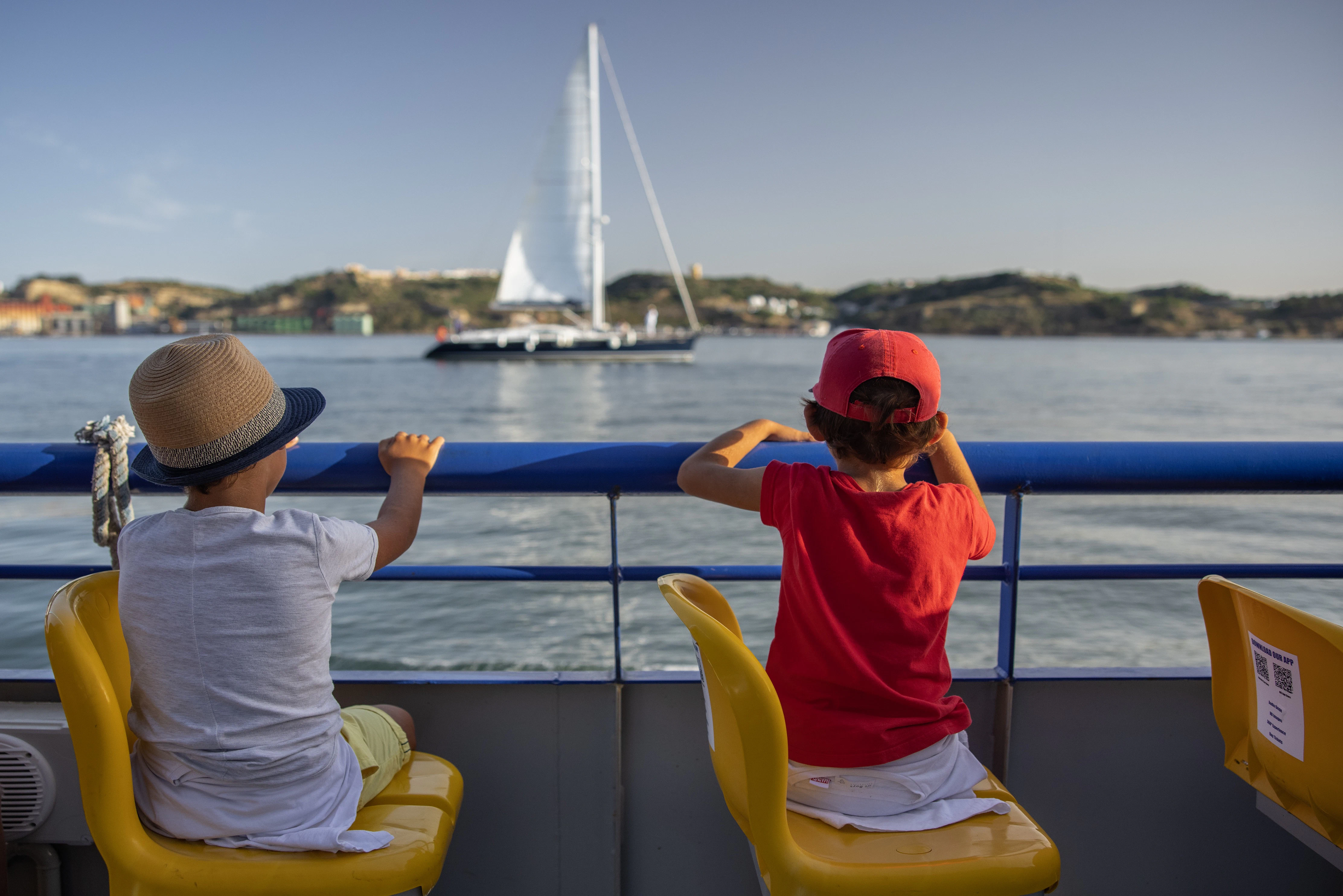 Lisbon: 1-Hour Express River Cruise by Lisboat