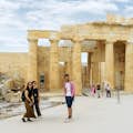 Pierwsze spojrzenie na zabytki na szczycie Akropolu