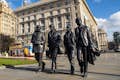 A icônica escultura dos Beatles em frente à icônica experiência musical britânica