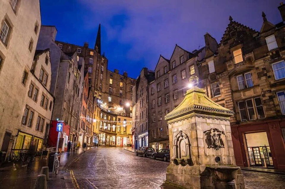 Edinburgh's Incredible Harry Potter Walking Tour with Free Admission for Children