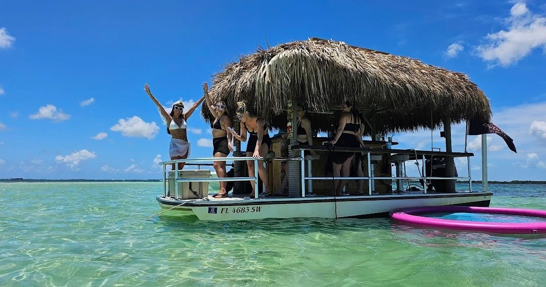 Key West privado: Passeio pelos bancos de areia num barco Tiki