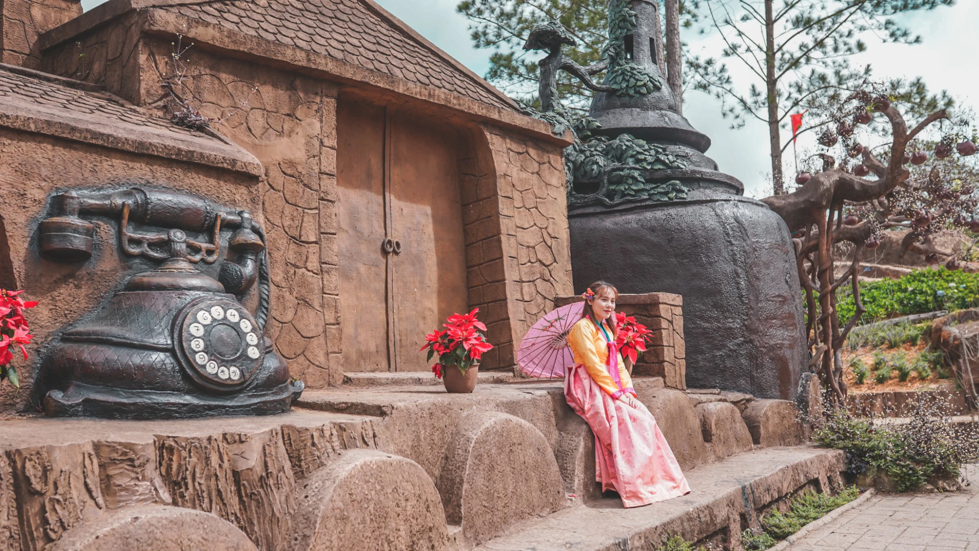 Clay Sculpture Tunnel Da Lat: Entry Ticket